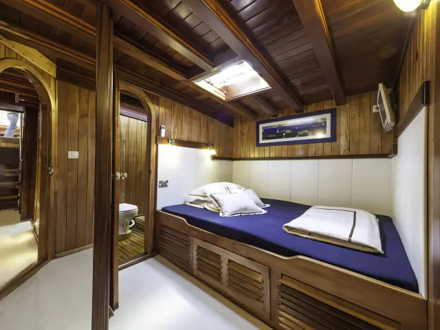 Yacht Libra cabin