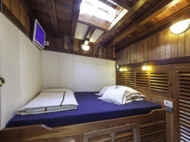 Yacht Libra cabin