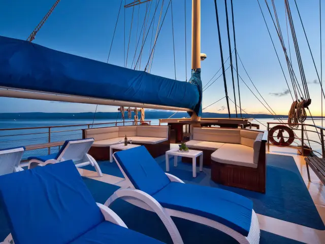 Yacht Tajna Mora deck