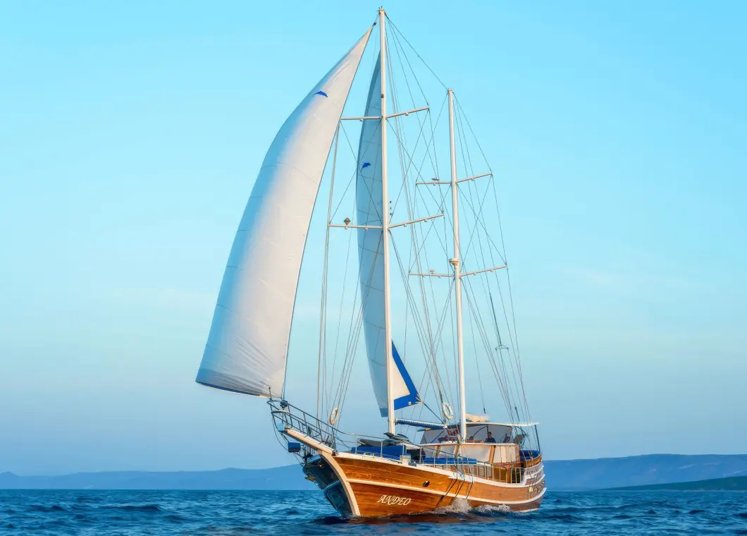 Yacht Andjeo sailing