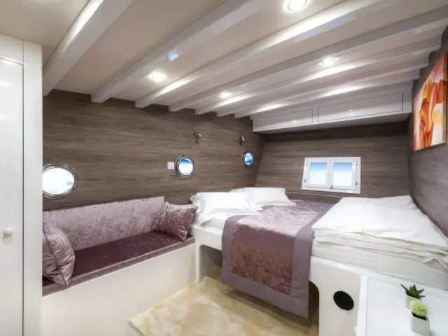 Yacht Andjeo cabin
