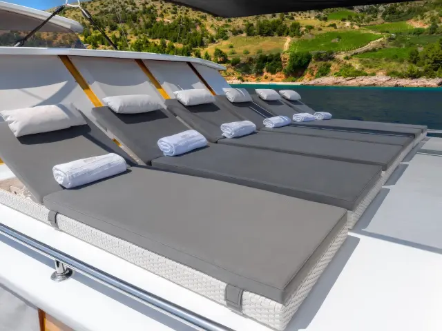 Yacht Andjeo deck