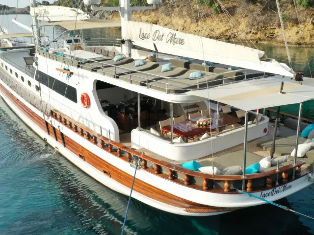 Yacht Luce del Mare aerial view