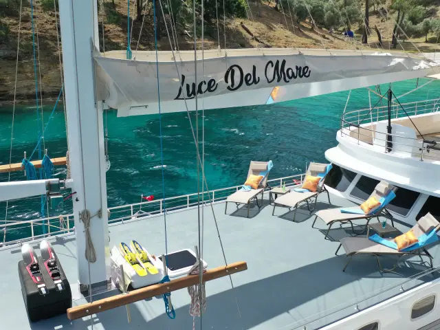 Yacht Luce del Mare deck