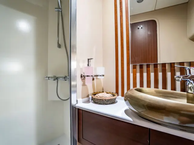 Yacht Luja cabin bathroom