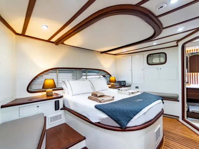 Yacht Luja cabin
