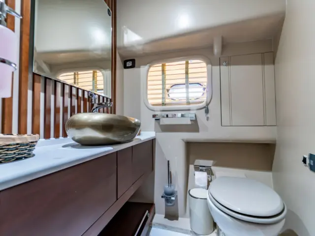 Yacht Luja cabin bathroom