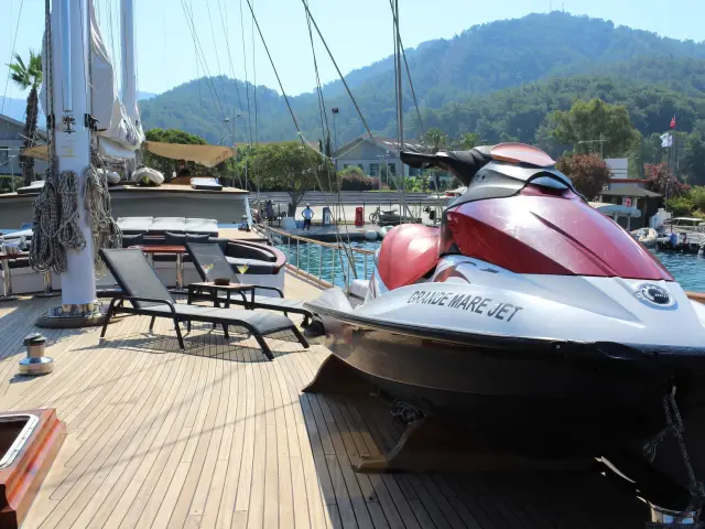 Yacht Grande Mare deck