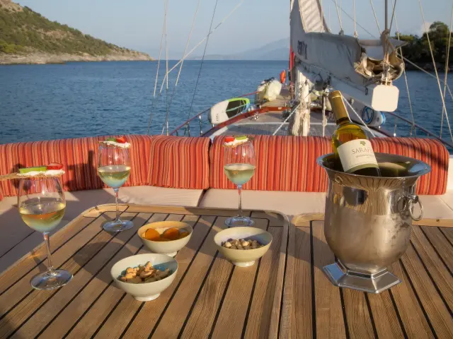 Yacht Serenity 86 photo