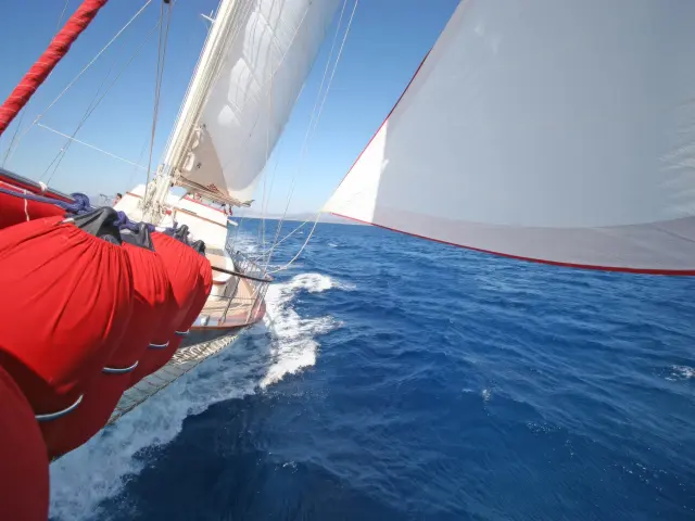 Yacht Serenity 86 photo