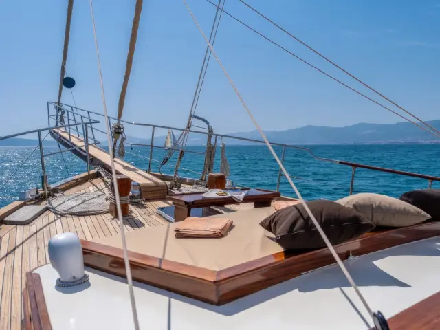 Yacht Angelica deck