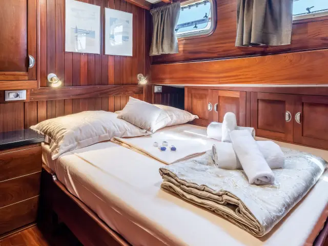 Yacht Angelica cabin