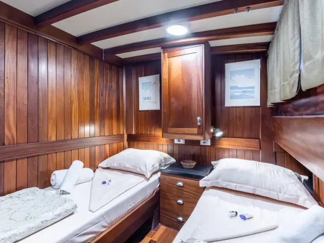 Yacht Angelica cabin