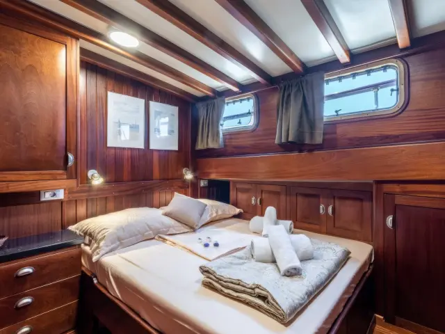 Yacht Angelica cabin