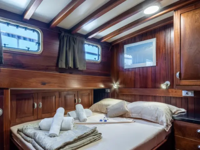 Yacht Angelica cabin