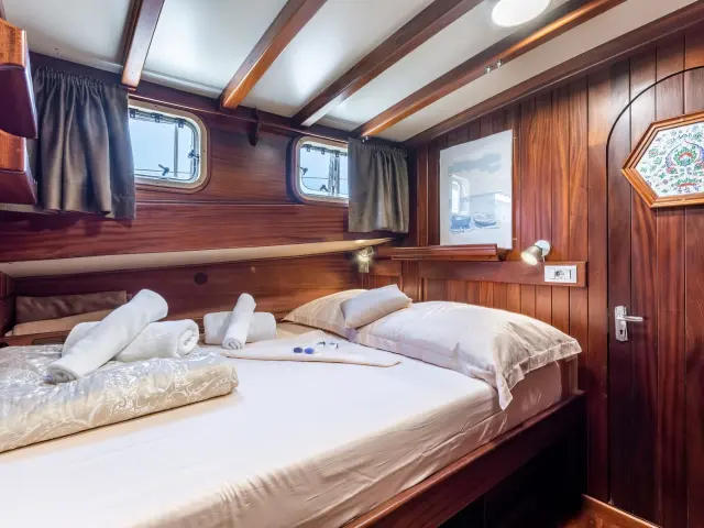 Yacht Angelica cabin