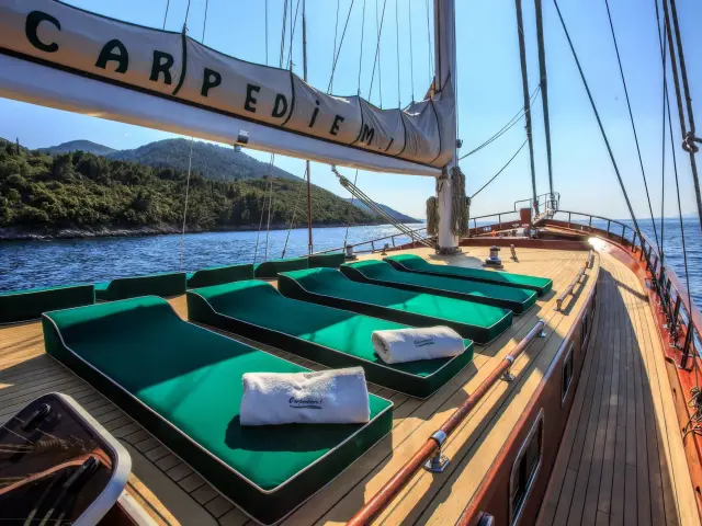 Yacht Carpe Diem 7 deck