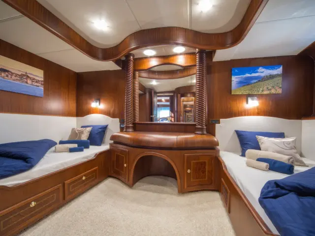 Yacht Alba cabin