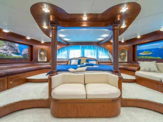 Yacht Alba cabin