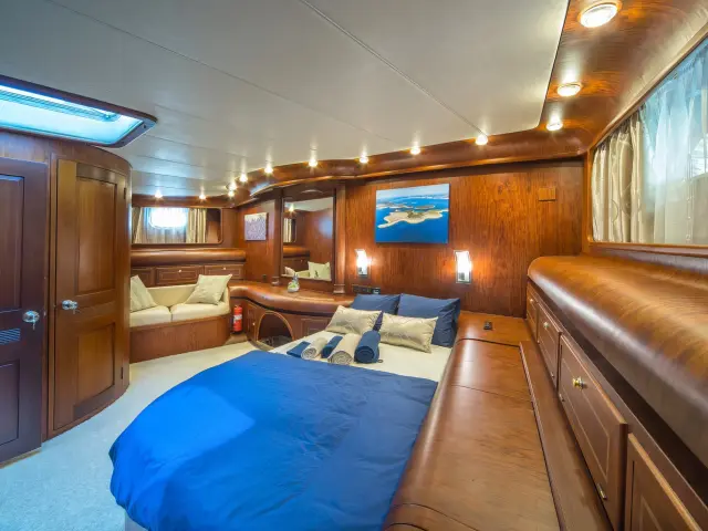 Yacht Alba cabin