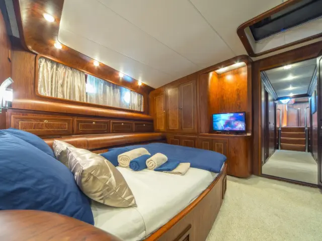 Yacht Alba cabin