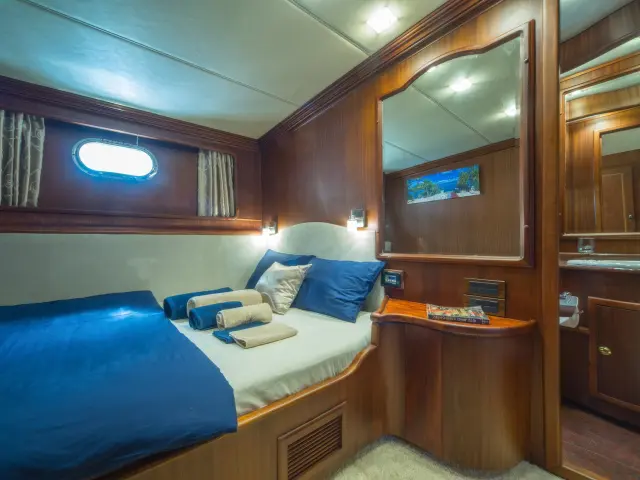 Yacht Alba cabin
