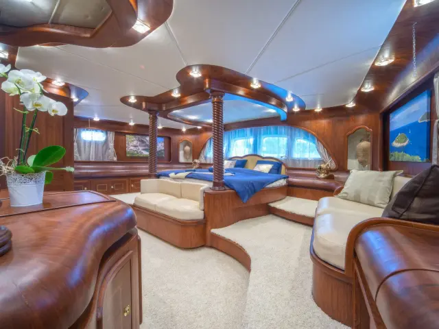 Yacht Alba cabin
