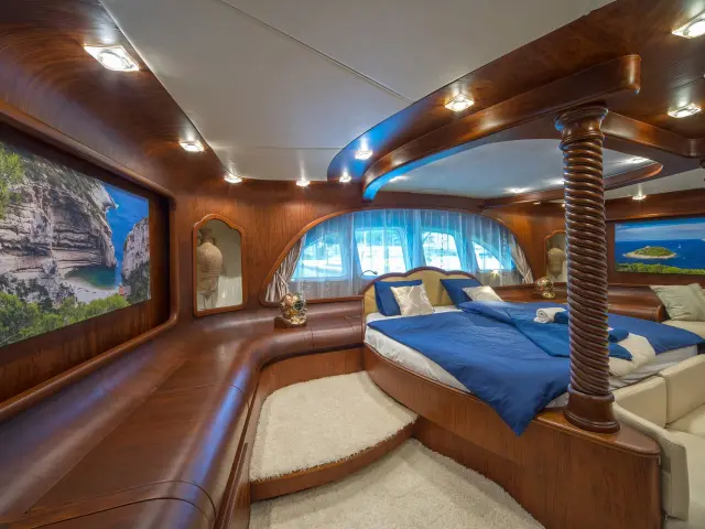 Yacht Alba cabin