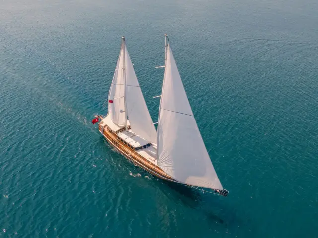 Yacht Lycian Queen sailing