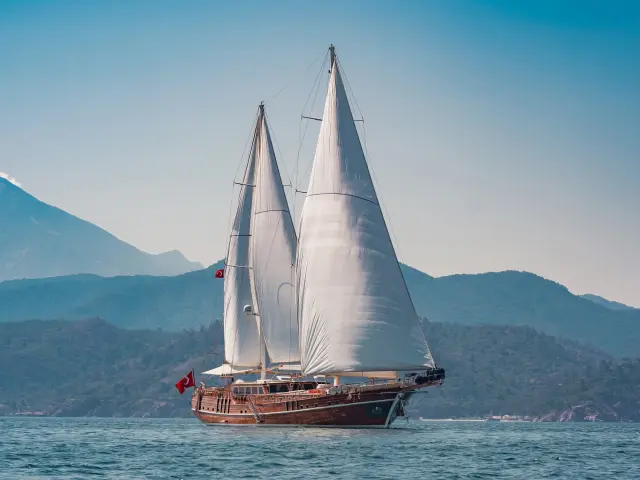 Yacht Lycian Queen sailing