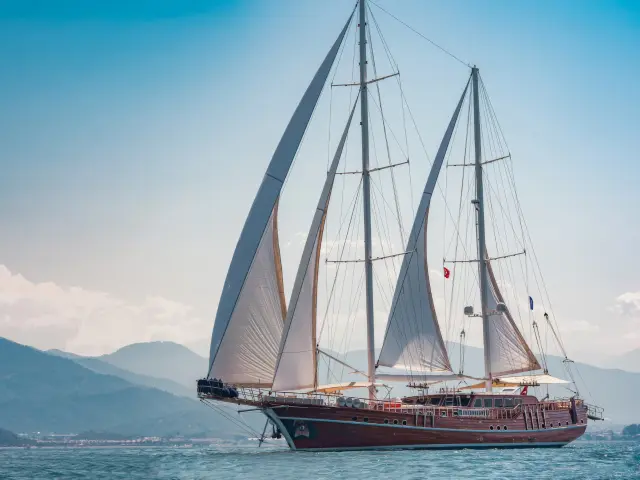 Yacht Lycian Queen sailing