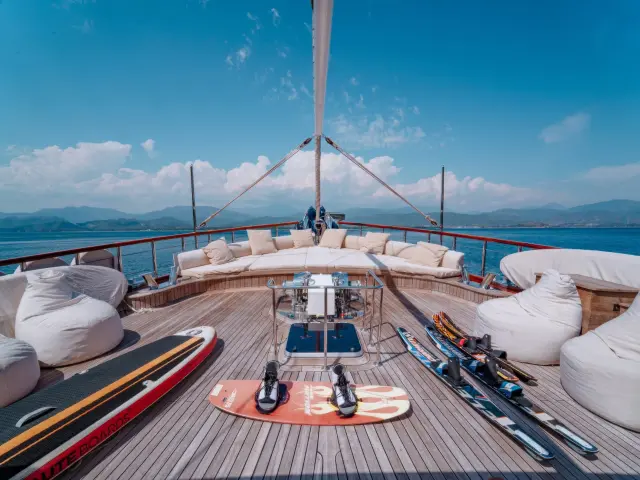 Yacht Lycian Queen deck