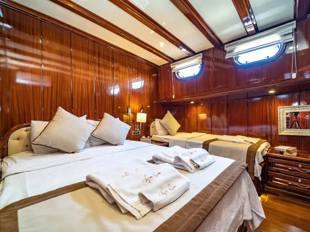 Yacht Lycian Queen cabin