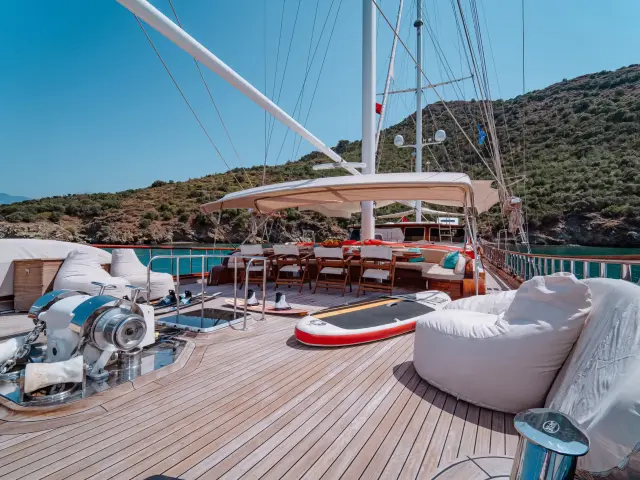 Yacht Lycian Queen deck