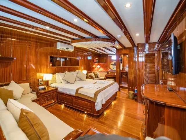 Yacht Lycian Queen cabin