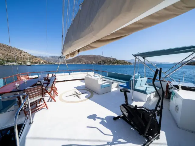 Yacht White Swan deck