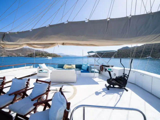 Yacht White Swan deck