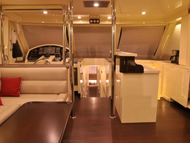 Yacht Siyu saloon