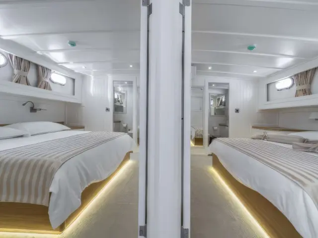 Yacht Maske cabin
