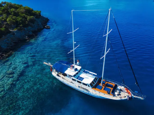 Yacht Maske aerial view