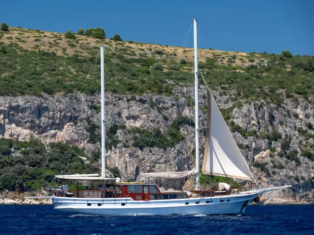 Yacht Summer Princess side view