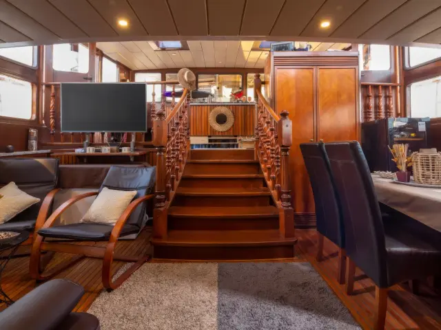 Yacht Summer Princess saloon