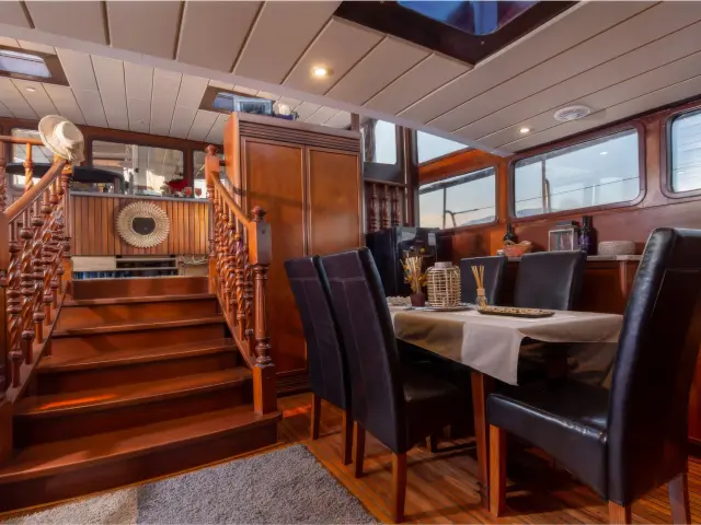 Yacht Summer Princess saloon