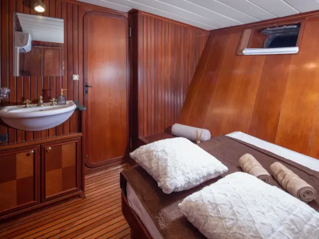 Yacht Summer Princess cabin