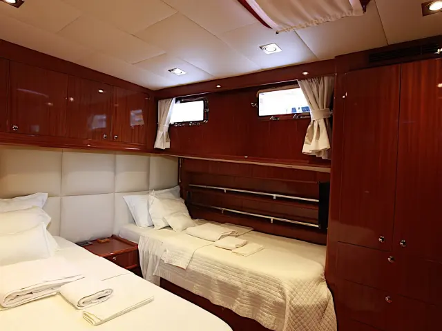 Yacht Didi cabin