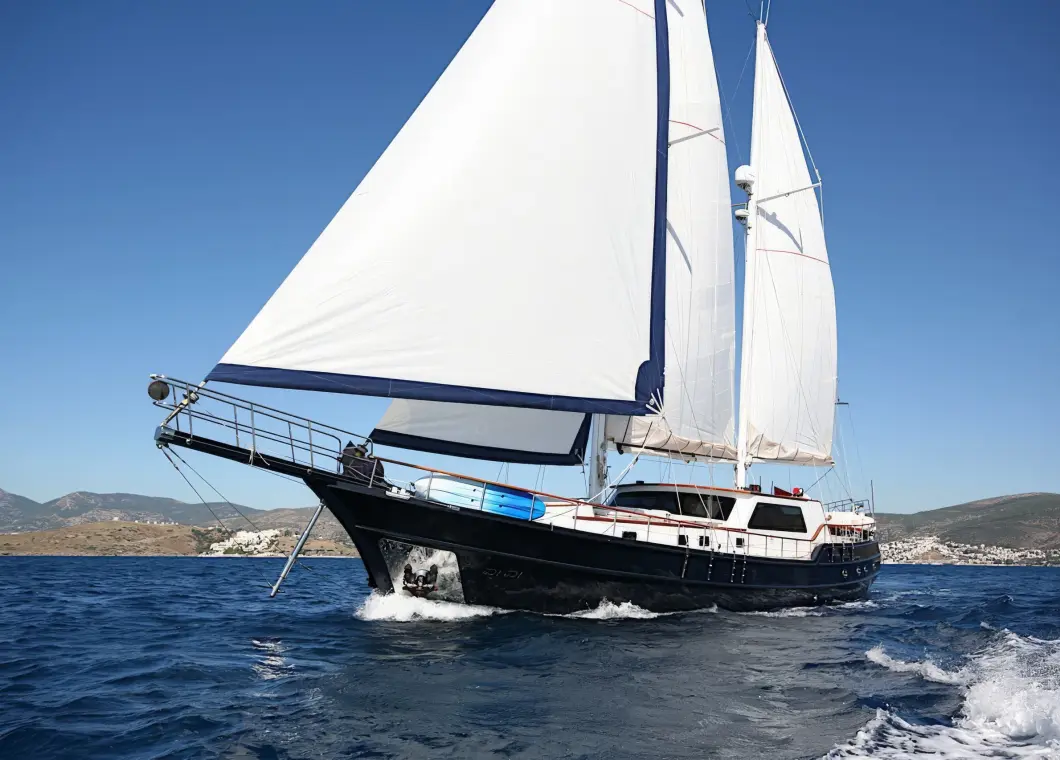 Yacht Didi sailing