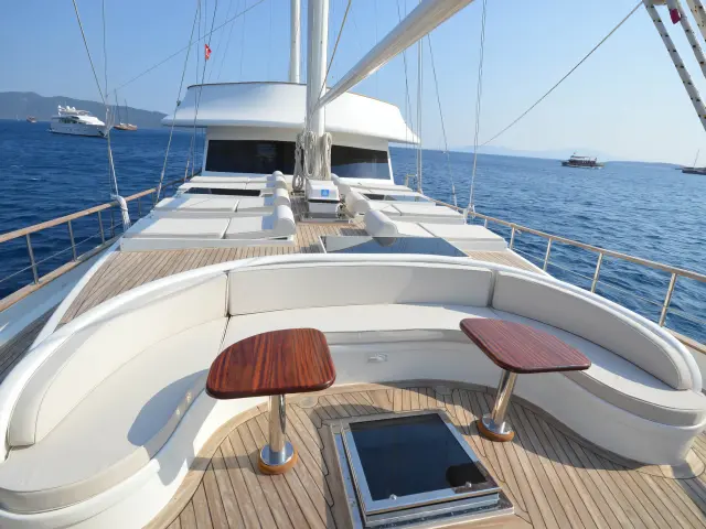 Yacht Gul Sultan deck