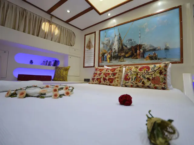 Yacht Gul Sultan cabin