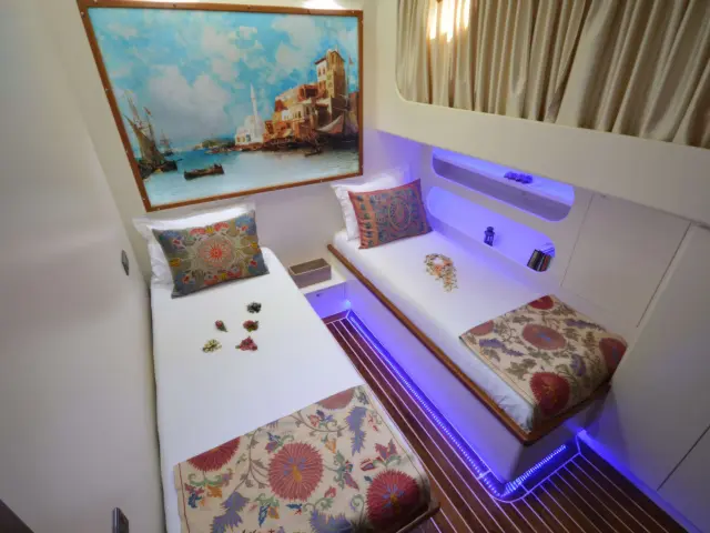 Yacht Gul Sultan cabin