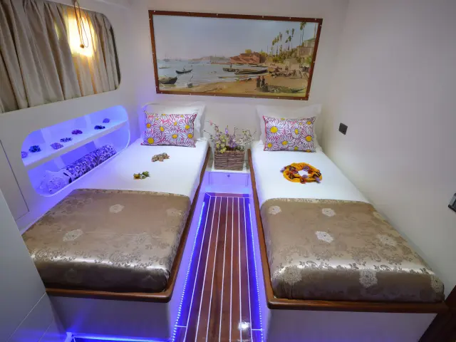 Yacht Gul Sultan cabin